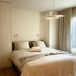Apartment Gelijkvloers Met Prive Parking *
