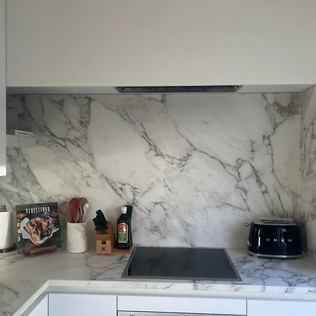 Gelijkvloers Met Prive Parking