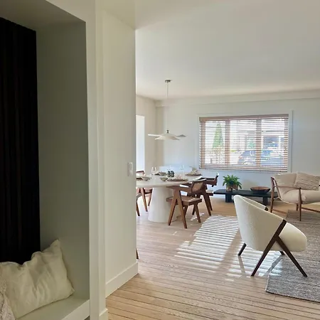 Gelijkvloers Met Prive Parking クノック・ヘイスト