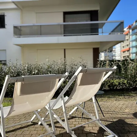 Gelijkvloers Met Prive Parking クノック・ヘイスト