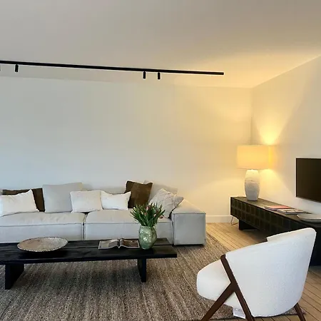 Gelijkvloers Met Prive Parking