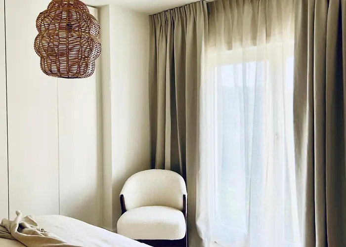 Gelijkvloers Met Prive Parking *